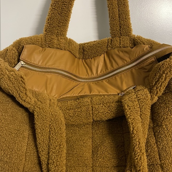 Lululemon, Quilted Grid Tote, 26L, Burnt Caramel - Picture 5 of 8